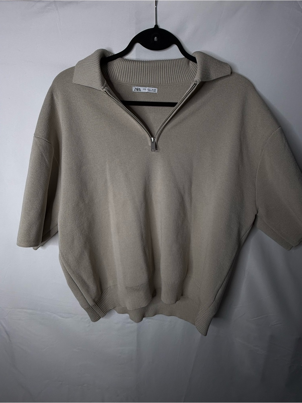 Zara Men Short-Sleeve Zip Polo Sweater in Beige